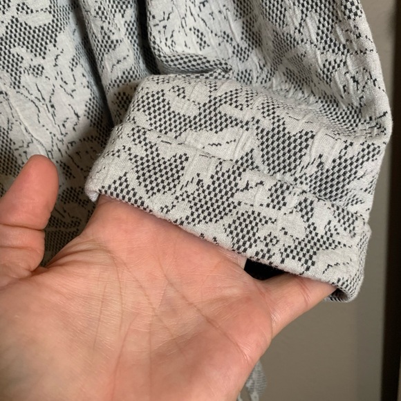 Croft & Barrow 3/4 sleeve with a cuff. Size L. - Picture 5 of 11